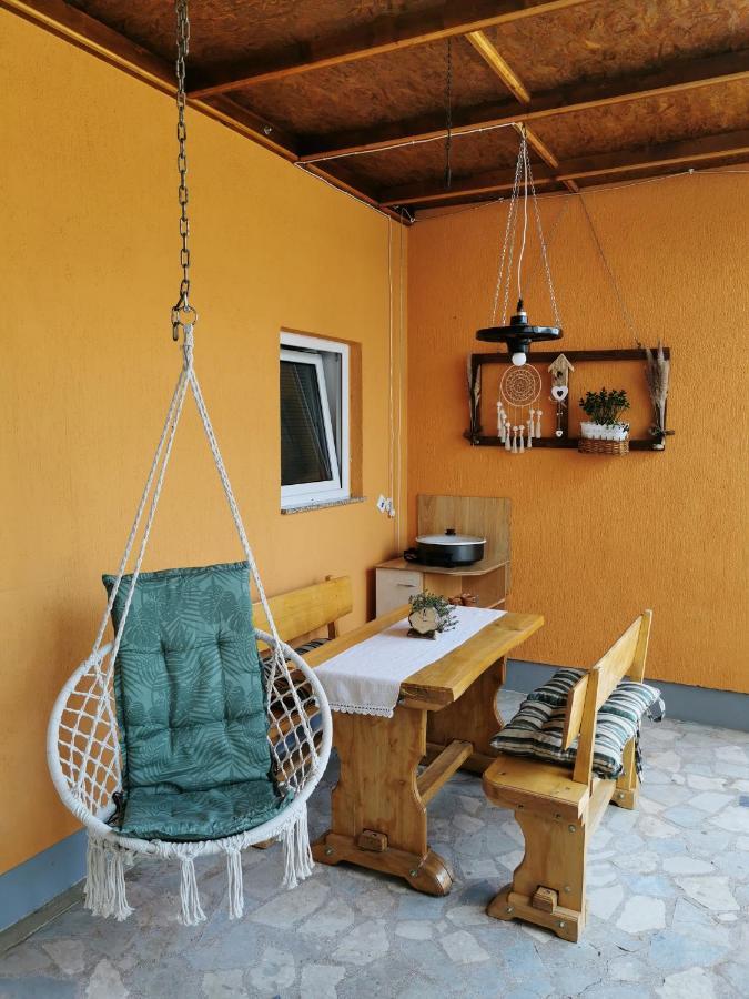 Studio Apartman Krosna Perusic Ngoại thất bức ảnh