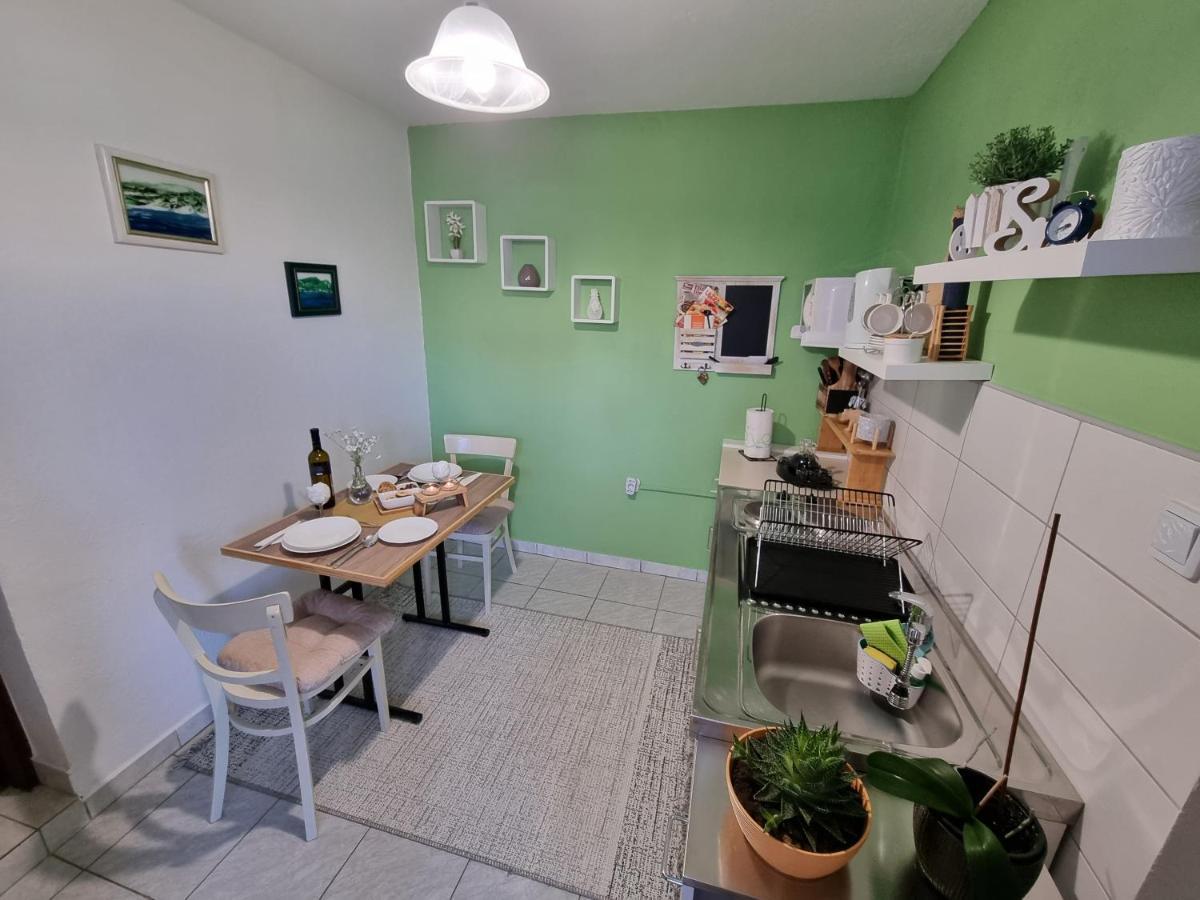 Studio Apartman Krosna Perusic Ngoại thất bức ảnh