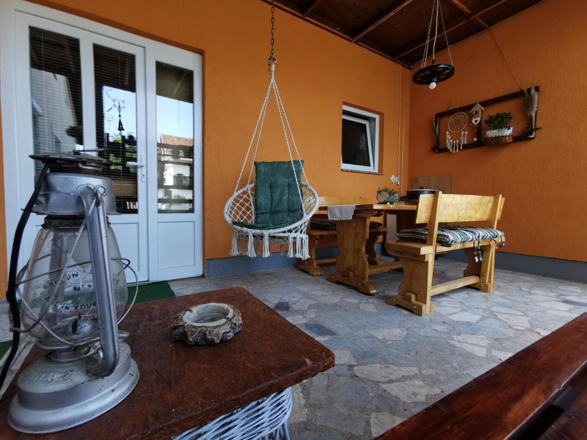 Studio Apartman Krosna Perusic Ngoại thất bức ảnh