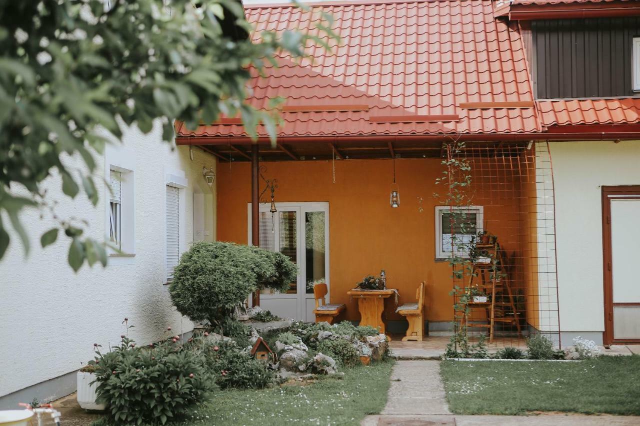 Studio Apartman Krosna Perusic Ngoại thất bức ảnh