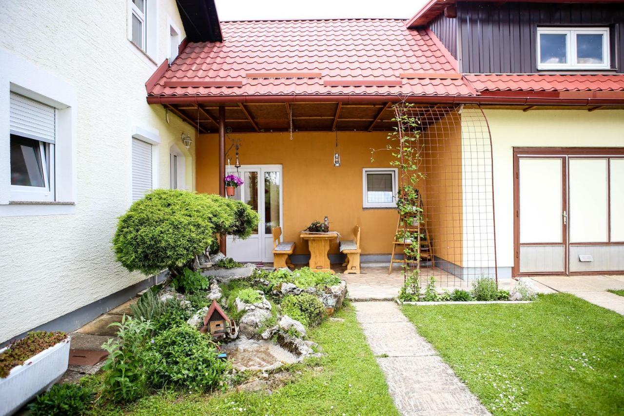 Studio Apartman Krosna Perusic Ngoại thất bức ảnh